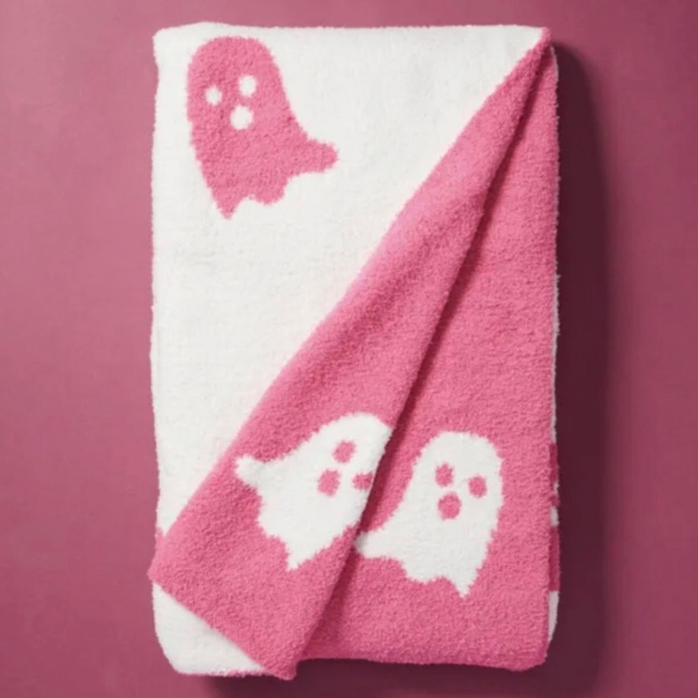 cupcakes and cashmere ghost blanket